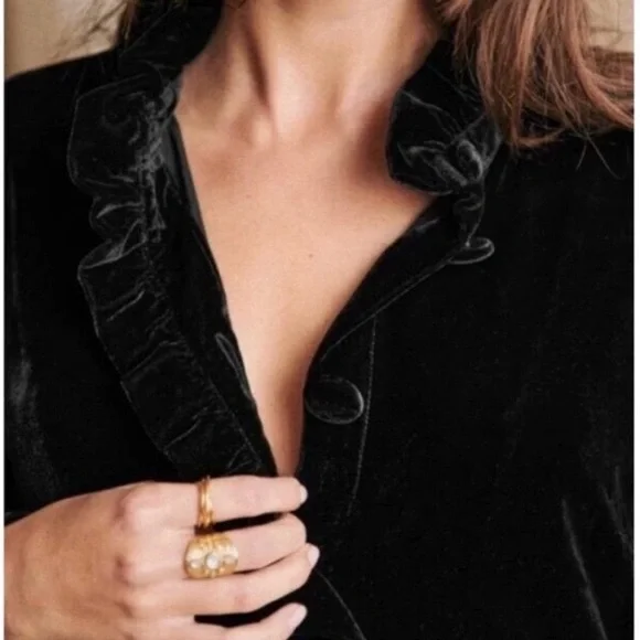 Sézane ‘Sybelle’ black velvet dress - Picture 2 of 6